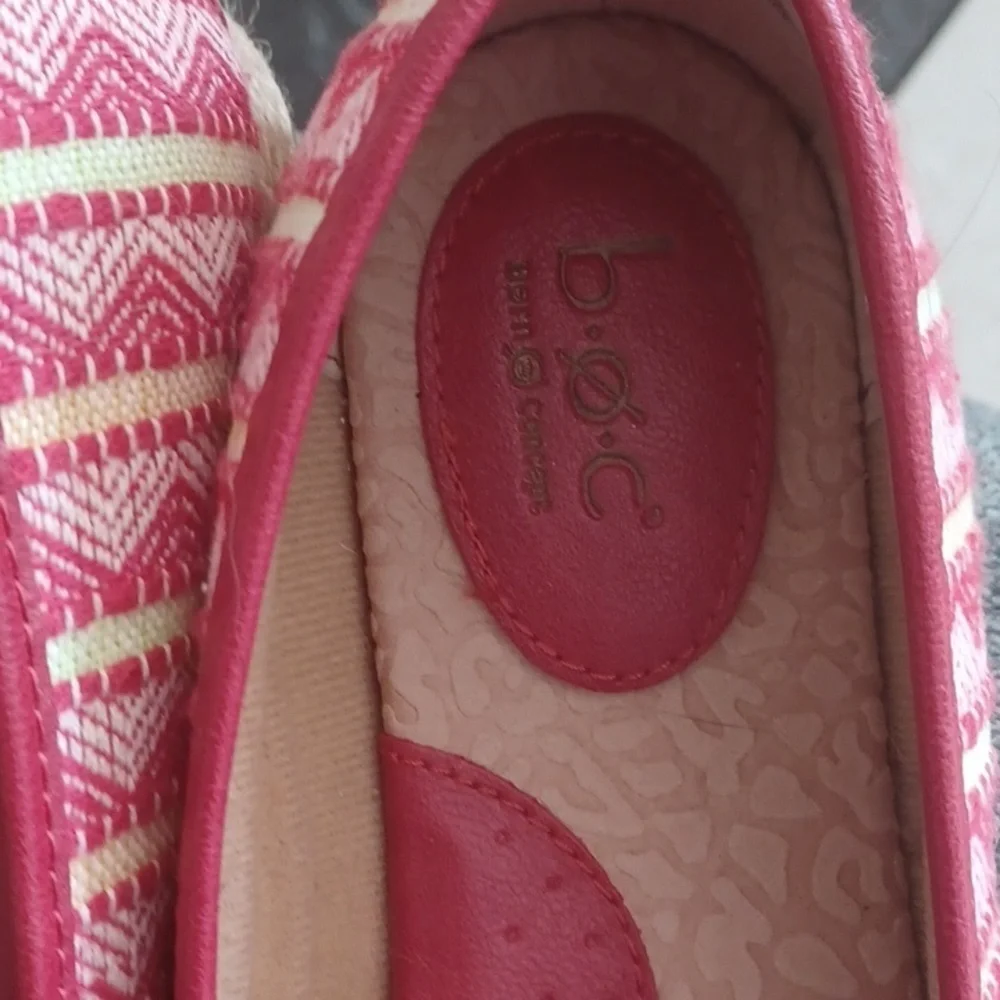 boc red geometric fabric espadrilles loafers 9